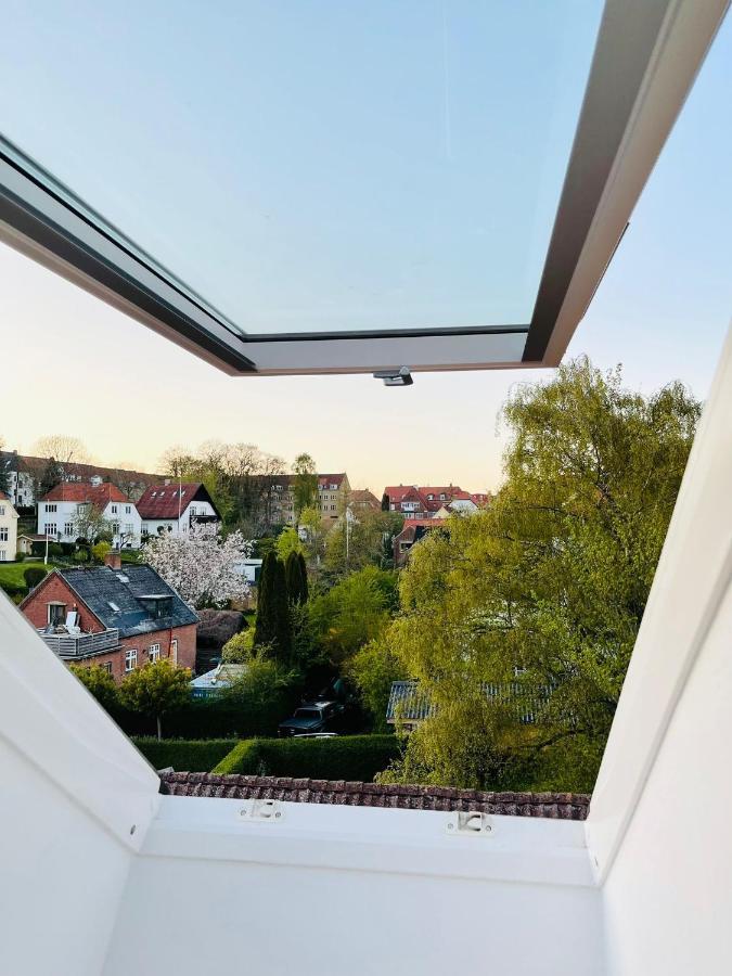 Scandinavian Apartment Hotel - Lunden 1 - Central 3 Bedroom Apartment On Two Floors Horsens Bagian luar foto