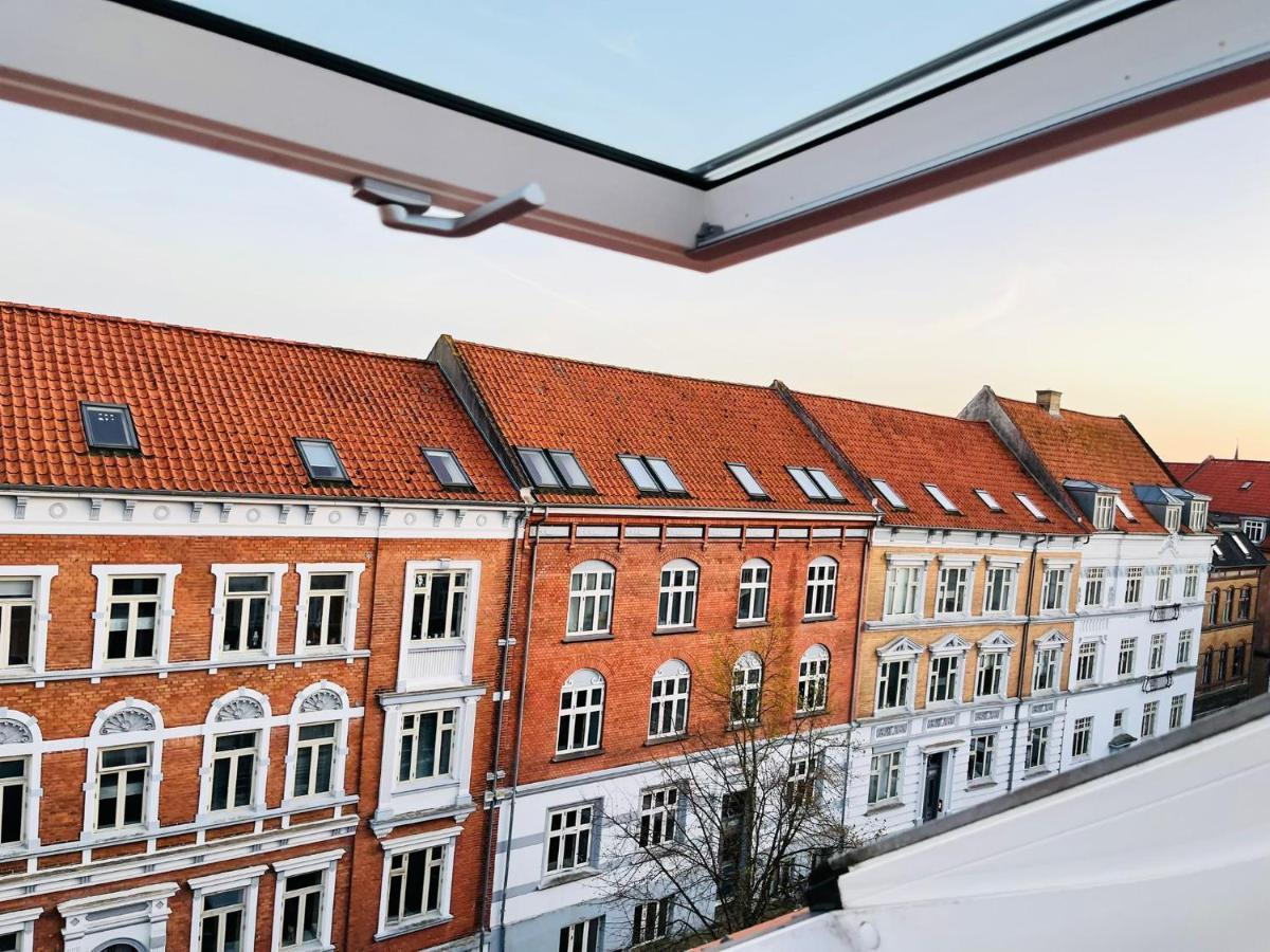 Scandinavian Apartment Hotel - Lunden 1 - Central 3 Bedroom Apartment On Two Floors Horsens Bagian luar foto