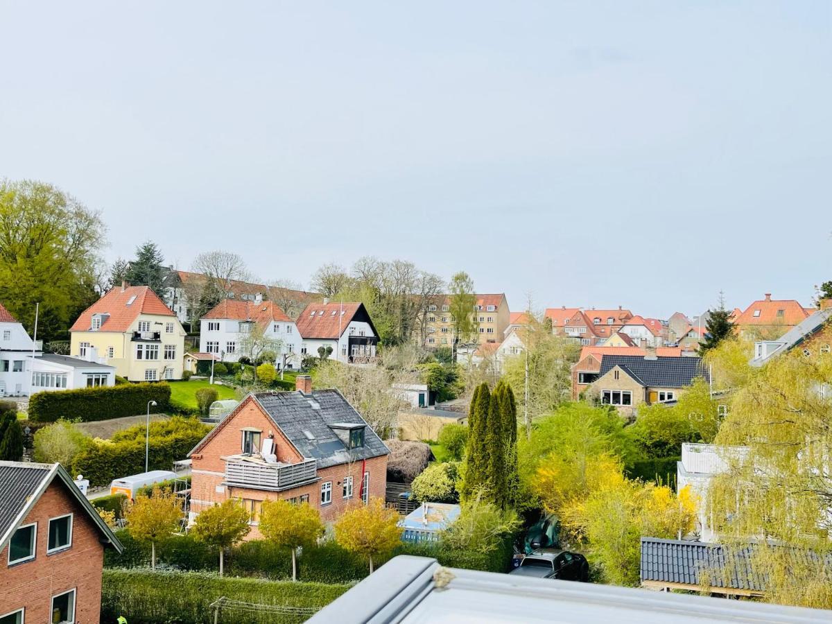 Scandinavian Apartment Hotel - Lunden 1 - Central 3 Bedroom Apartment On Two Floors Horsens Bagian luar foto